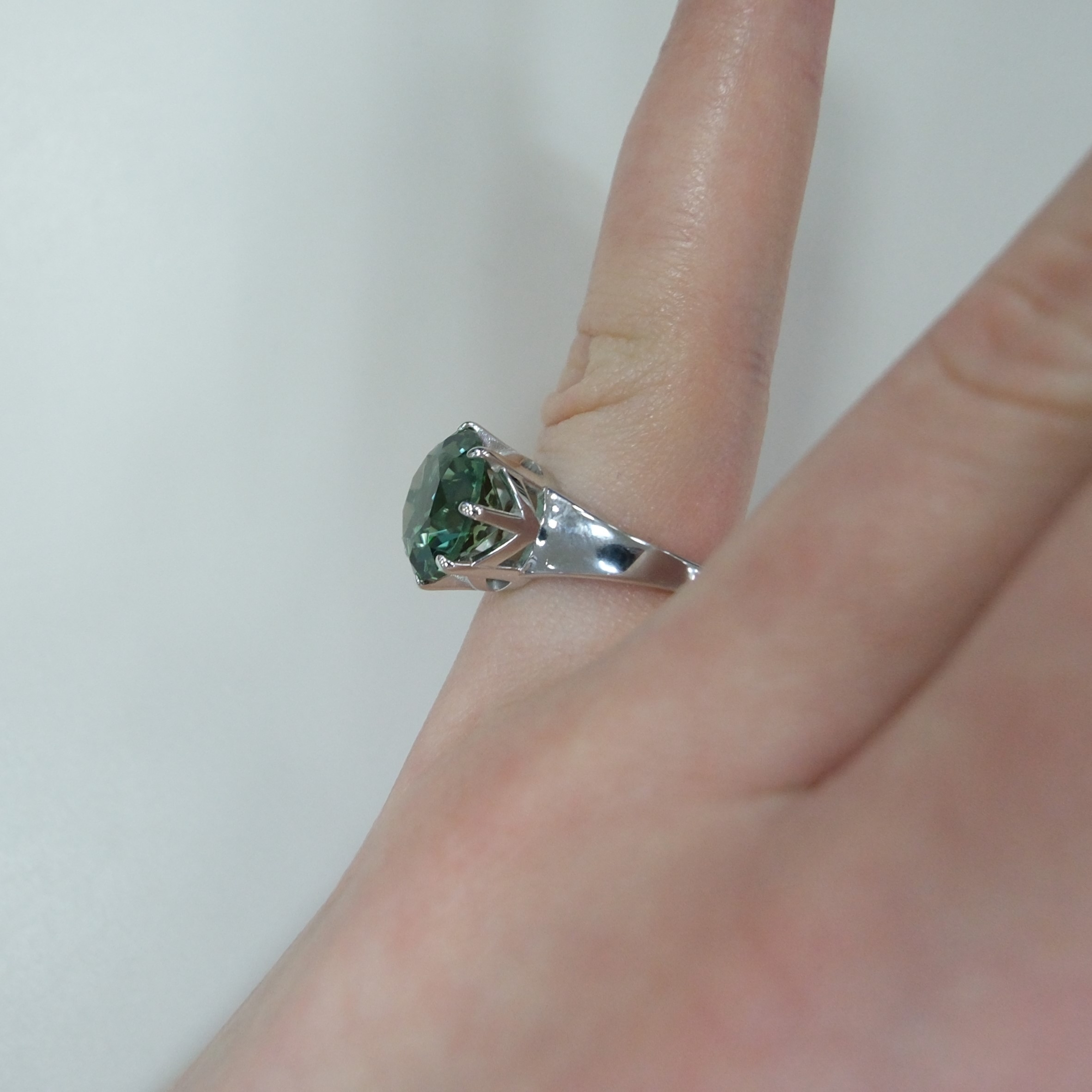 Серебряное кольцо с празиолитом